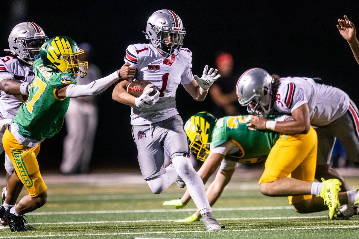 HunterMunsonOC's tweet photo. Ducks vs. Buckeyes game pics #uno #juicecounty #ocfootball https://t.co/EutE4Qf5qU