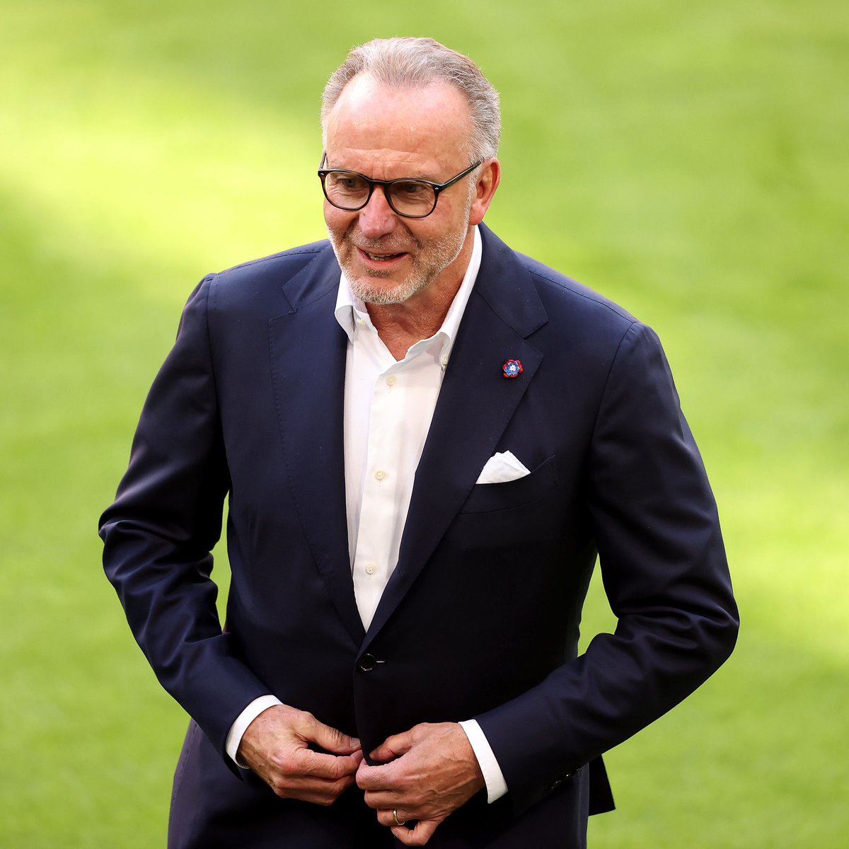 FabrizioRomano's tweet photo. 🔴⚪️ Karl Heinz Rummenigge on Ballon d’Or for Kane: “I was the last Bayern player to win the award, so I would like to see another Bayern player win it now”.

“Harry Kane has the edge there - his goals and his trophies speak for themselves”, told @ransport. https://t.co/wxtWfLONFX