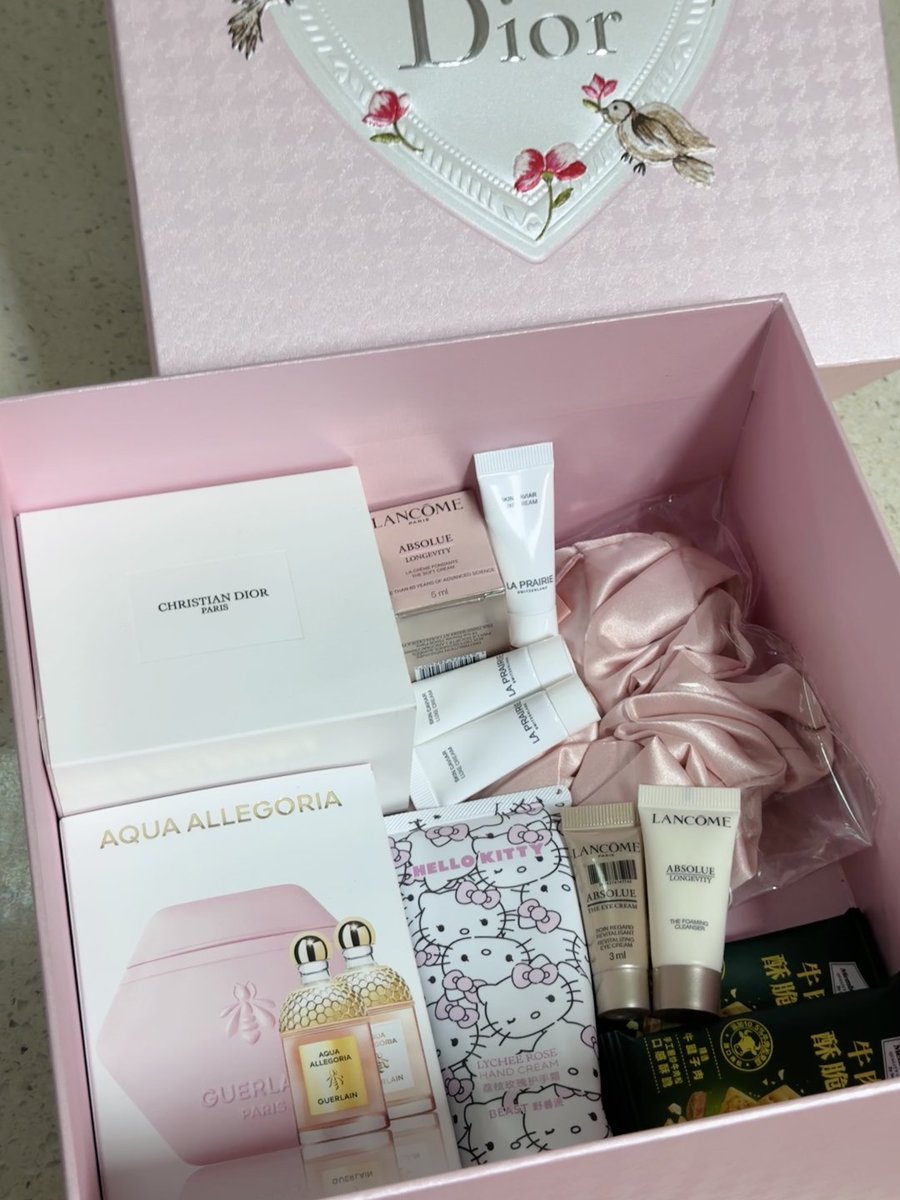 EBridgeskele's tweet photo. Oh my goodness, who just got hit by a stroke of luck? You have no idea—I actually won a gift set! https://t.co/t9q0rLX6HS