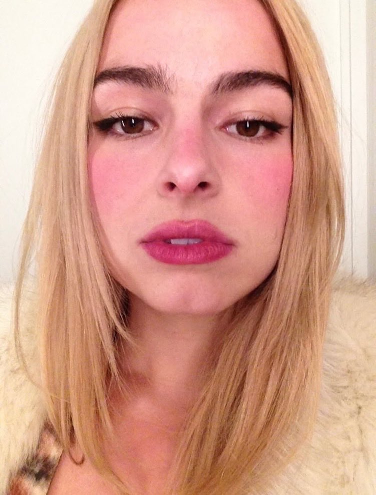 AddisonChart's tweet photo. Addison Rae blesses us in new photos via recent post on Tumblr! https://t.co/ioKuR4lA0m