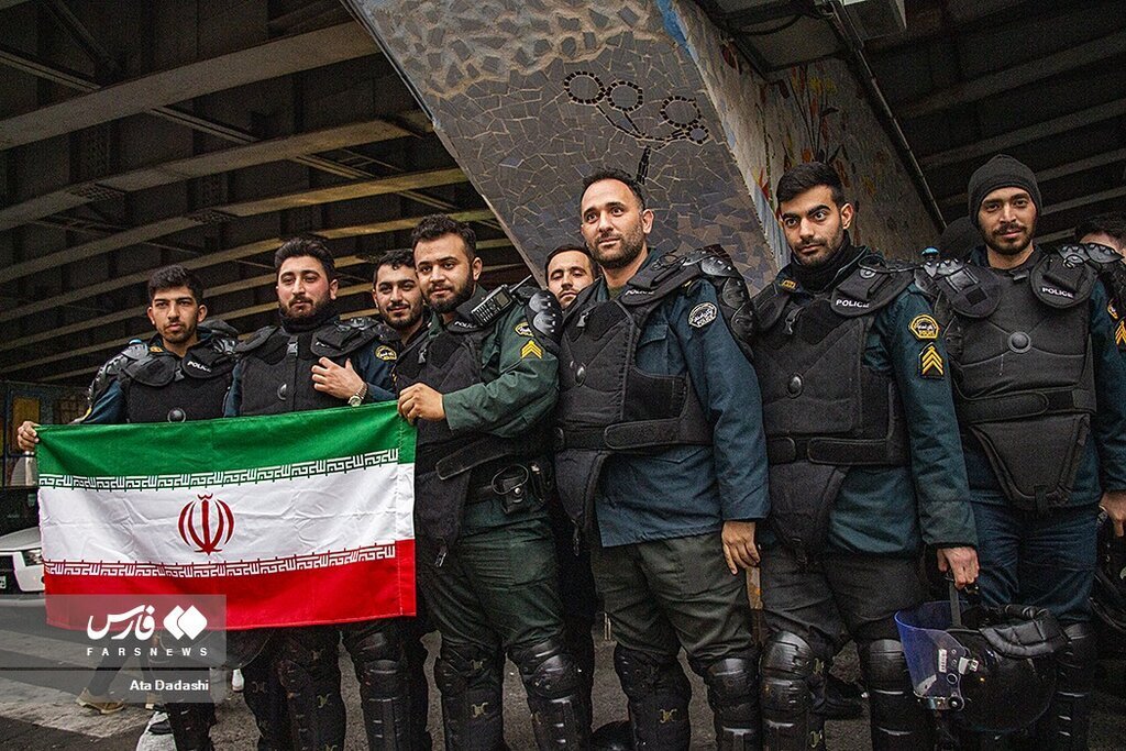 nargeskh77's tweet photo. از سخت‌ترین مرزبانی‌های کوهستانی و دریایی تا امنیت اخلاقی و اجتماعی در دل محله‌ها؛ فراجا ستون آرامش زیست روزمره ماست. عادی‌انگاری زحمات این مجاهدان، مظلومیت آن‌هاست، اما اجرشان نزد خدا در همین گمنامی است. https://t.co/KlwX6p0bIg