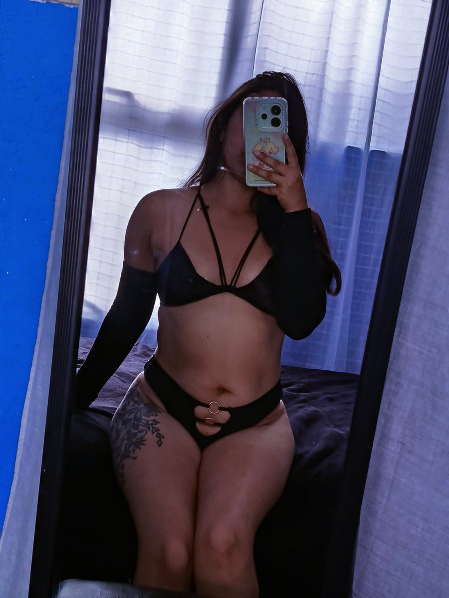 SamCorona120's tweet photo. 🙊

#lencería #latina #pack https://t.co/Jd5sgHKswz