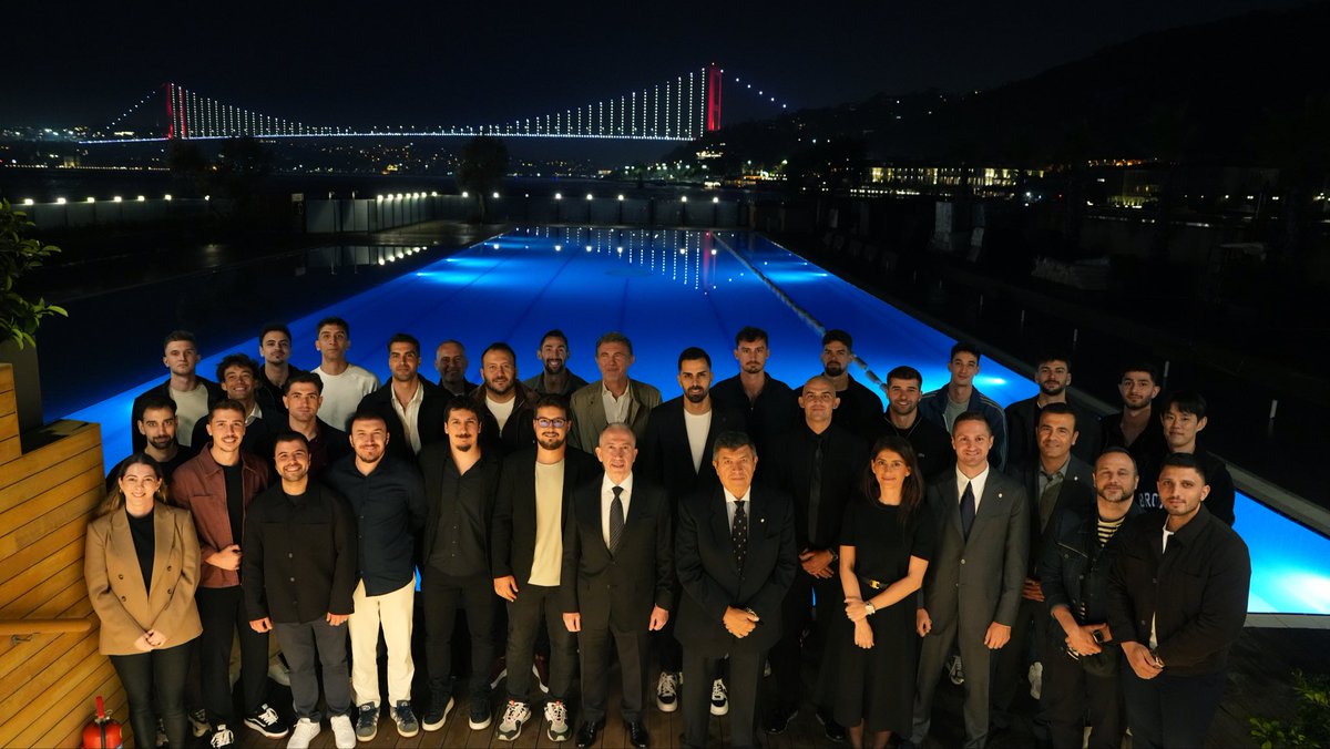 GSVoleybol1905's tweet photo. Galatasaray Daikin Kadın ve Galatasaray Madeş Mobilya Erkek Voleybol Takımlarımız sezona merhaba yemeğinde bir araya geldi. 💛❤️

🦁 | #RuhunlaKükre #FileninAslanları #GoforSuccess https://t.co/TESR9bHvCY