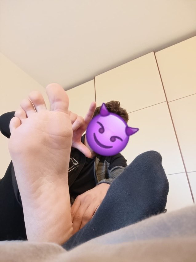 master_italiani's tweet photo. @SisonoMasterdai sa l’ABC della Findom, ride e scherza e poi ti ritrovi munto, non te ne sei nemmeno accorto. 

LUI si è preso tutto! https://t.co/FGUQtLLNp6