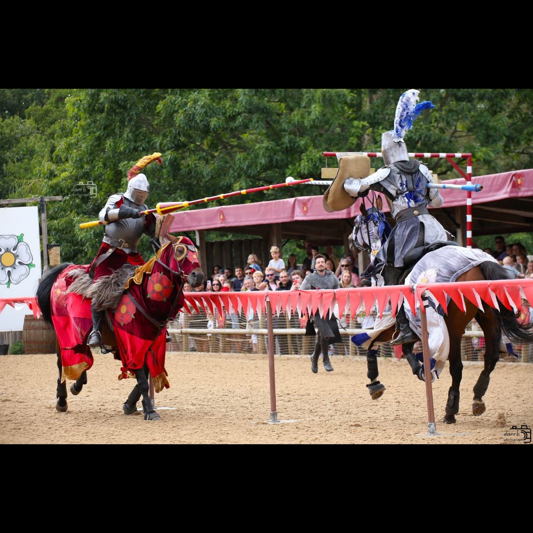 danrbphot0graph's tweet photo. Wars of the Roses Live with The Knights of Middle England at Warwick Castle!
#warsoftheroses #theknightsofmiddleengland #warwickcastle #history #jousting https://t.co/XjPsOERCZj
