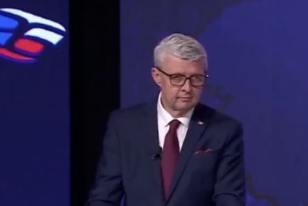 janis_info24's tweet photo. Jako podnikatel zkrachoval. Jako podnikatel obelhával smrtelně nemocné. Jako ministr seká dluhy. https://t.co/lrblDfXqUo