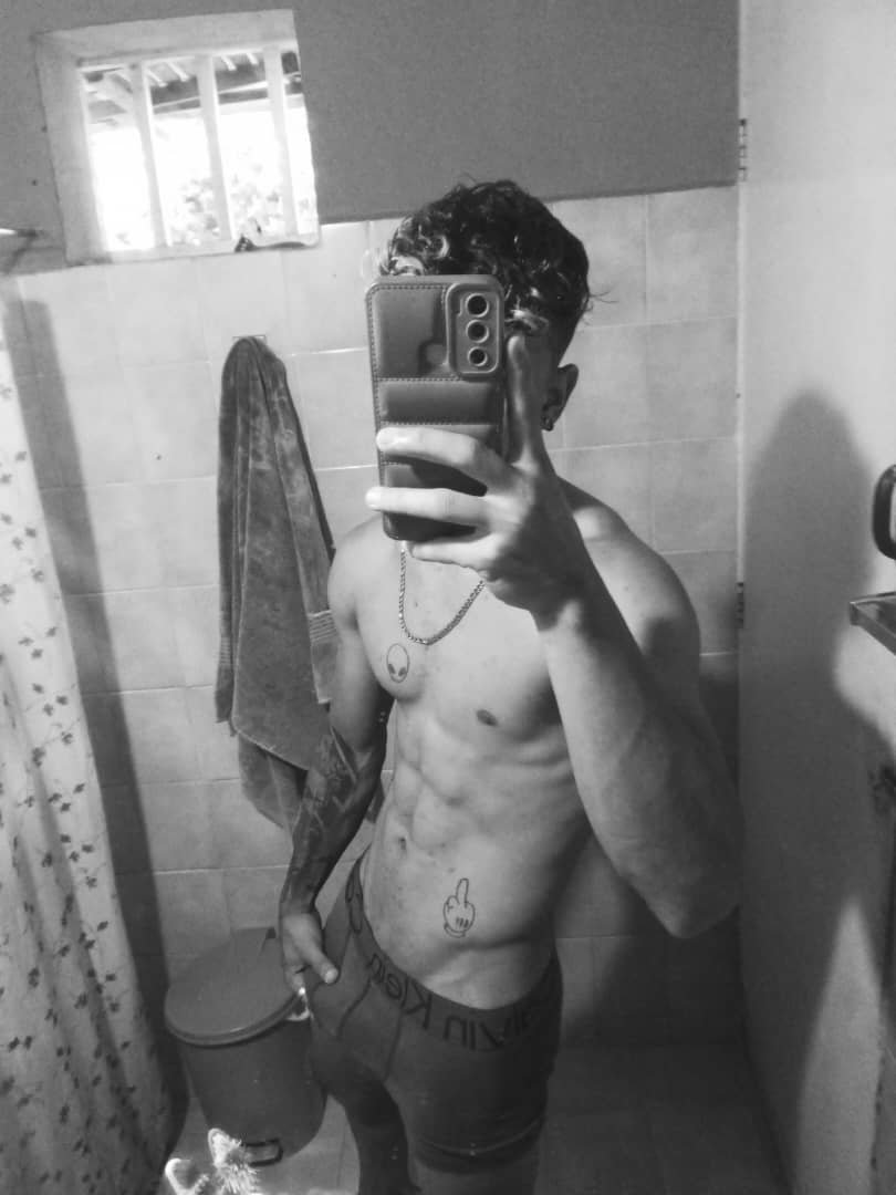 userlock12's tweet photo. Chudai
#HeteroEngañado #hetero #Maracay https://t.co/u3cilqCWh3