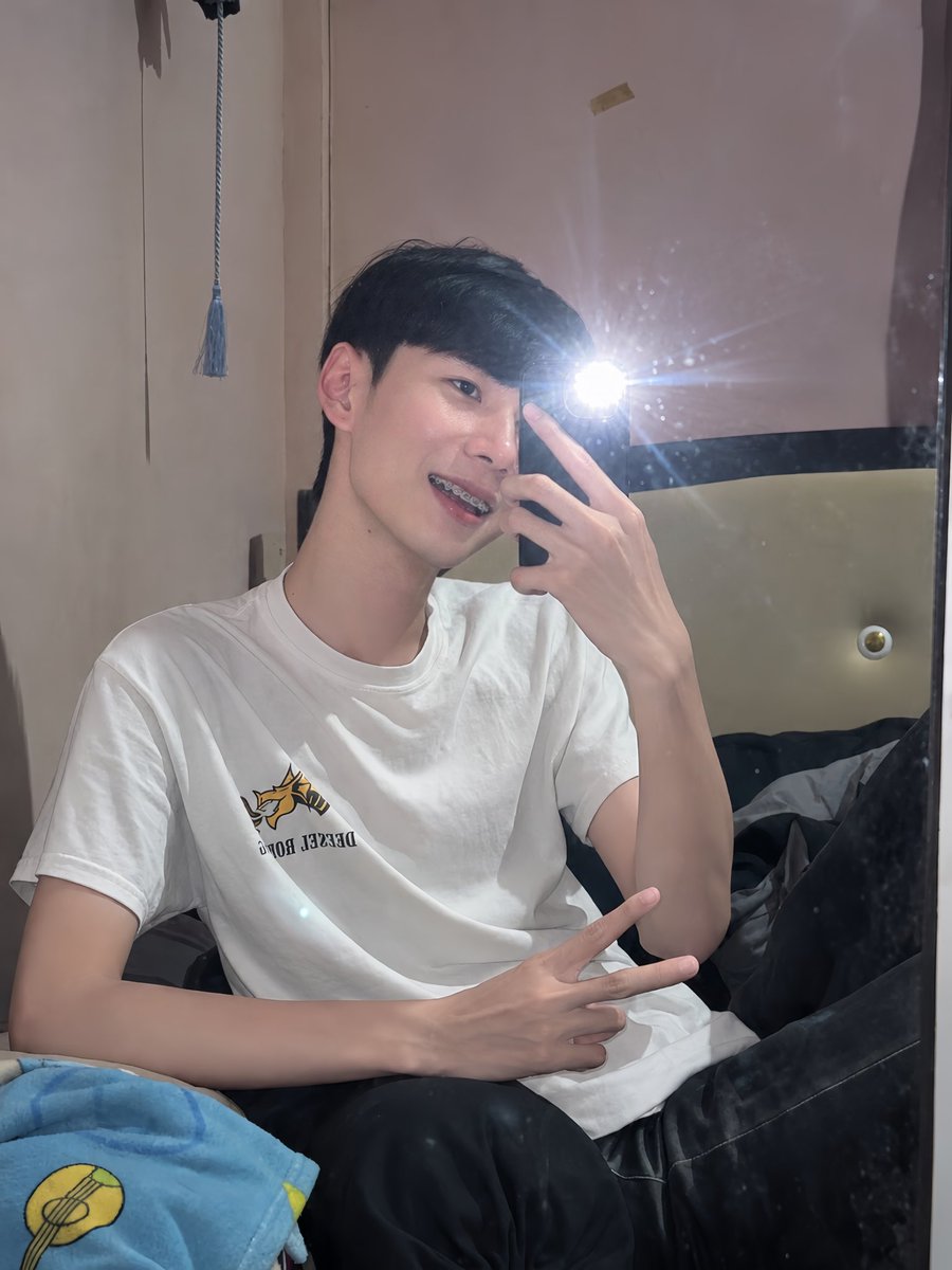 __JAMES53's tweet photo. ขอนอนด้วยหน่อย อิอิ #มมส https://t.co/vd6Ooqh95e