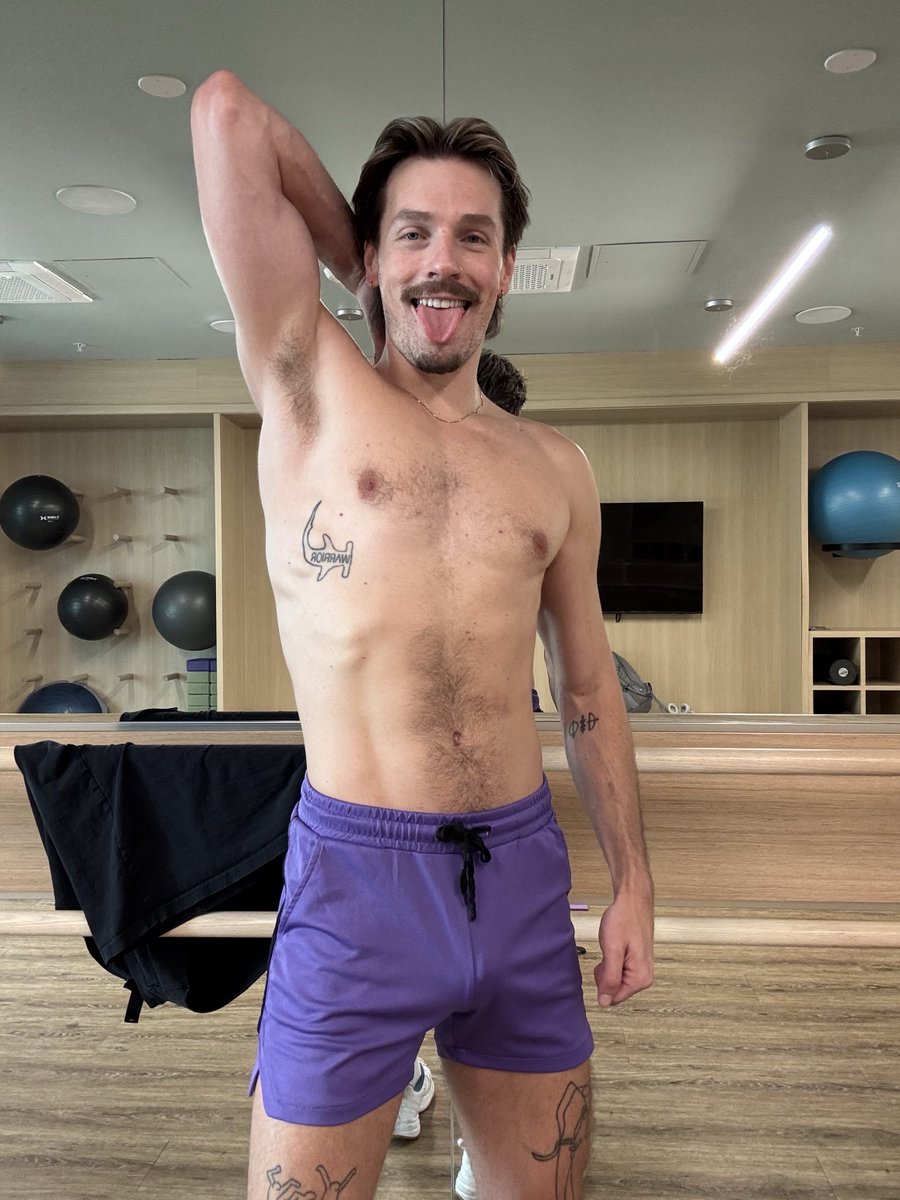 urdadsfleshlite tweet picture