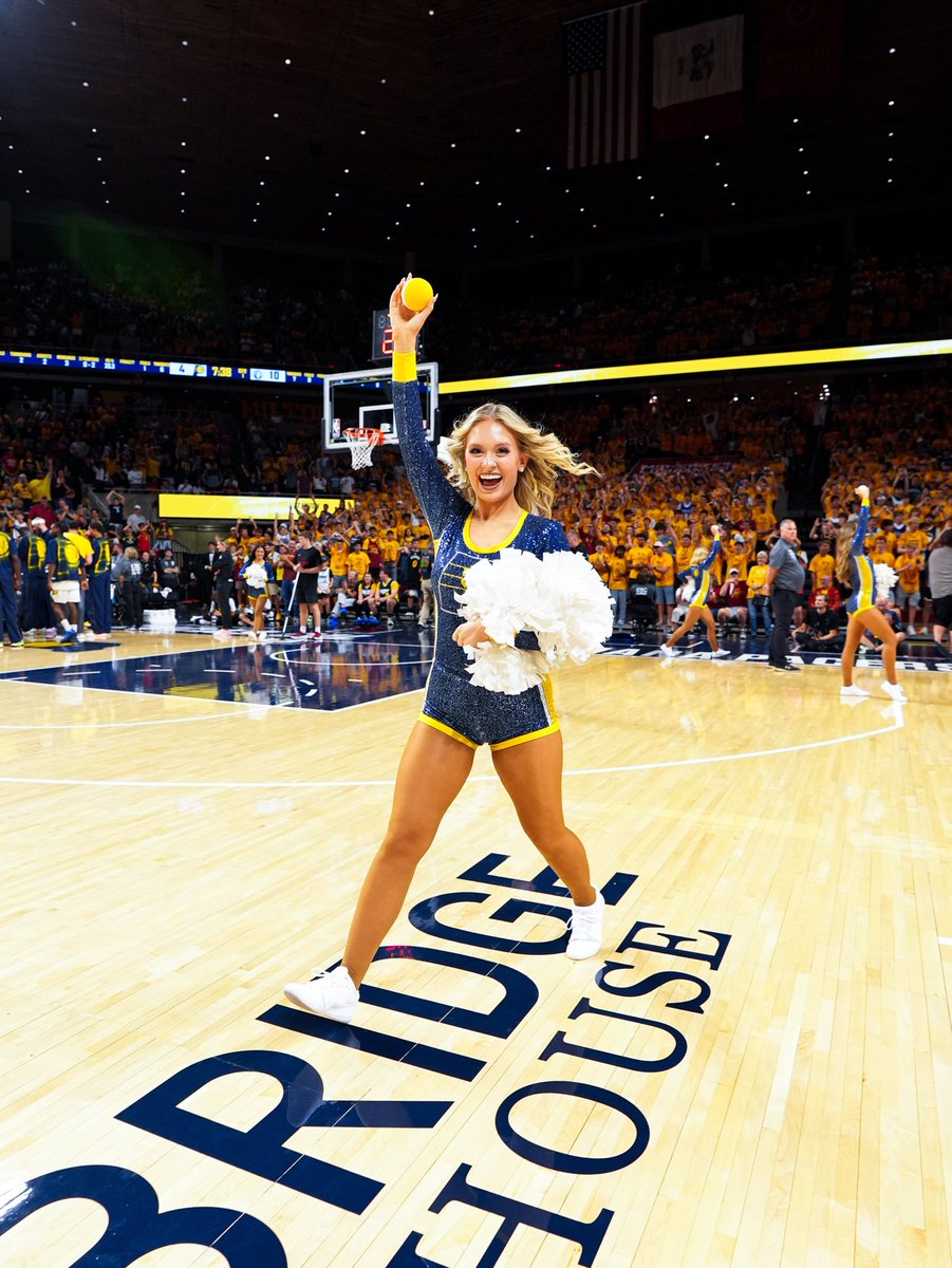 Pacemates's tweet photo. such a fun night at Hilton Coliseum ❤️💛 https://t.co/4BSD07exbg