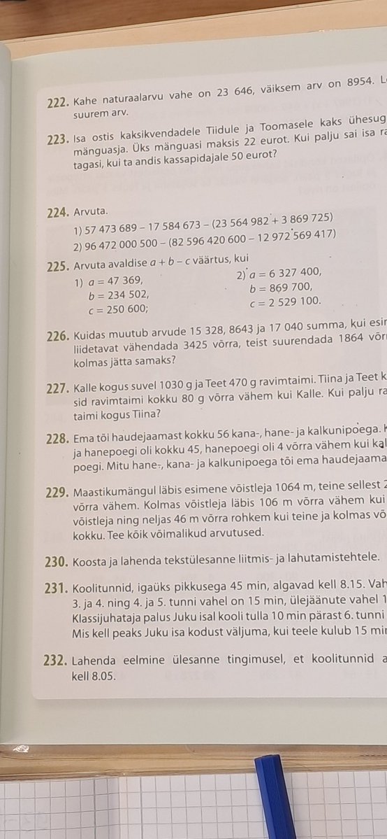 PEER2FORMATHS's tweet photo. 🇪🇪 Jour 4 à Reaalkool ! En grade 5, calcul mental, équations et compréhension des énoncés se travaillent ensemble. Une articulation des compétences particulièrement aboutie, qui nous invite à moins cloisonner nos activités ! 📐
#PEER2ForMATHS #ErasmusPlus https://t.co/UQ1Evu43cQ