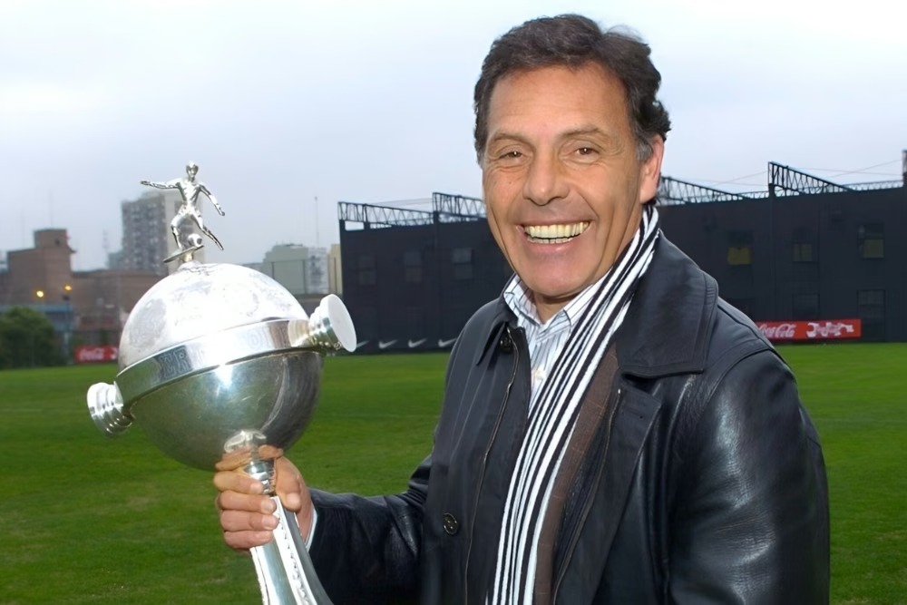 QueTendenciaAR's tweet photo. ⚽ MIGUEL ÁNGEL RUSSO 
Porque se cumple un año de su fallecimiento. https://t.co/kNXjKNhF4X