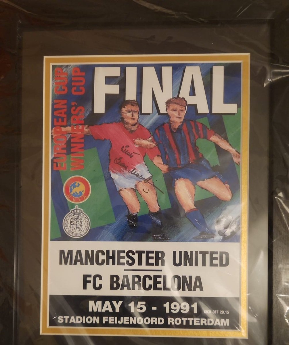 MUSCBALLYFERMOT's tweet photo. Already signed by Brian McClair.
Looking forward to getting Bryan Robson to sign this in just 2 Weeks time at The Manhattan Manchester United Supporters Club Ballyfermot 
Wonder will we see any other cracking pieces.
⏳️🔴⚫️🇾🇪 https://t.co/U8tDY97KAS