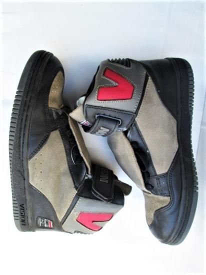 TWlTTERUS3RNAME's tweet photo. Need to get my hands on these bad boys https://t.co/L8afZkn1pi