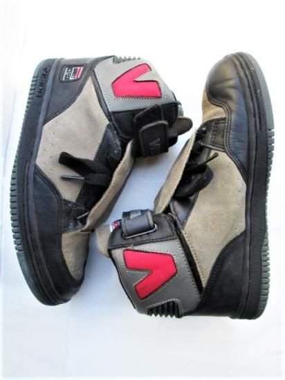 TWlTTERUS3RNAME's tweet photo. Need to get my hands on these bad boys https://t.co/L8afZkn1pi
