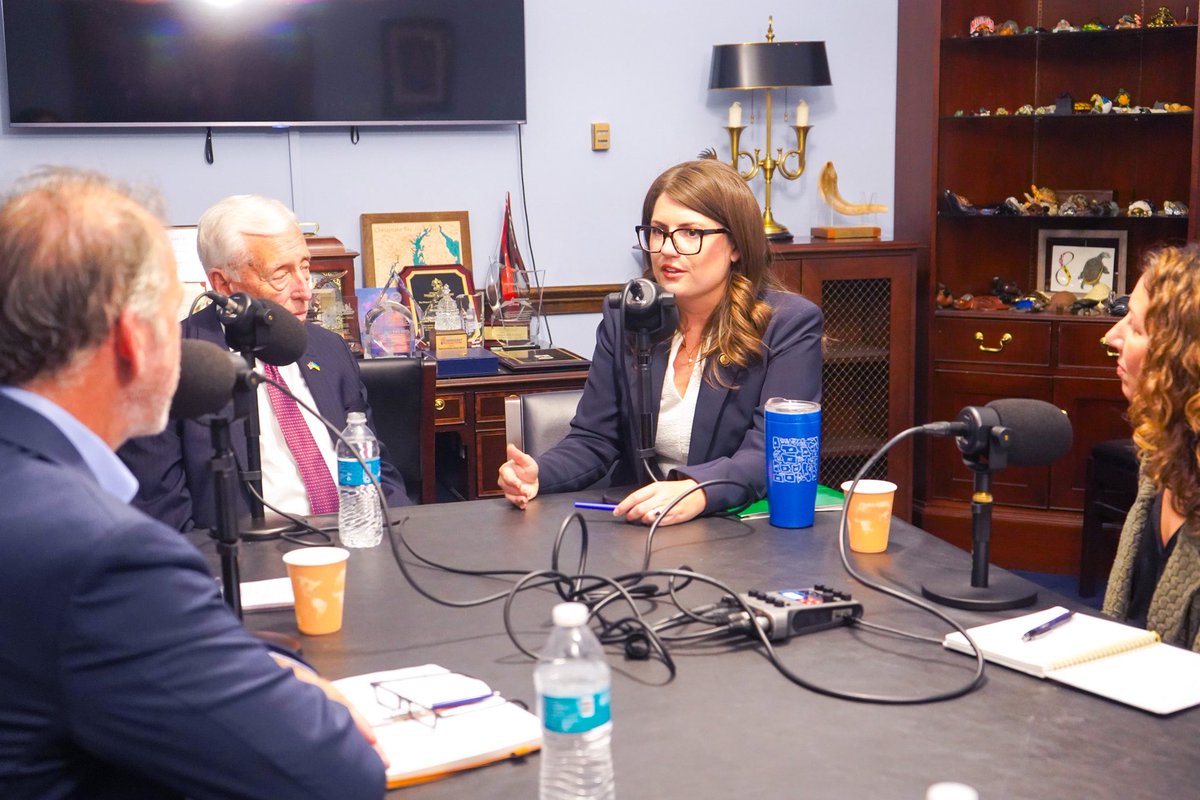 RepSarahElfreth's tweet photo. What happens when the youngest and oldest members of #TeamMaryland come together? You get an incredible podcast episode!🎙️Last week, I joined @RepStenyHoyer for Maryland NOW’s podcast, where we reflected on Congressman Hoyer’s 60 years of service, how I got my start in Congress interning in his office, how Congress has changed and how we can fix it! Stay tuned for the full episode!
https://t.co/VtQP4gChZT