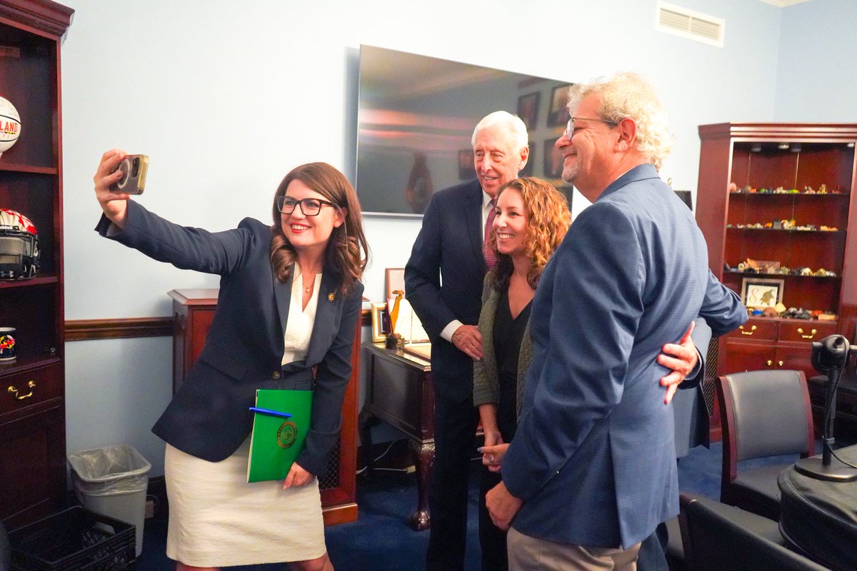 RepSarahElfreth's tweet photo. What happens when the youngest and oldest members of #TeamMaryland come together? You get an incredible podcast episode!🎙️Last week, I joined @RepStenyHoyer for Maryland NOW’s podcast, where we reflected on Congressman Hoyer’s 60 years of service, how I got my start in Congress interning in his office, how Congress has changed and how we can fix it! Stay tuned for the full episode!
https://t.co/VtQP4gChZT