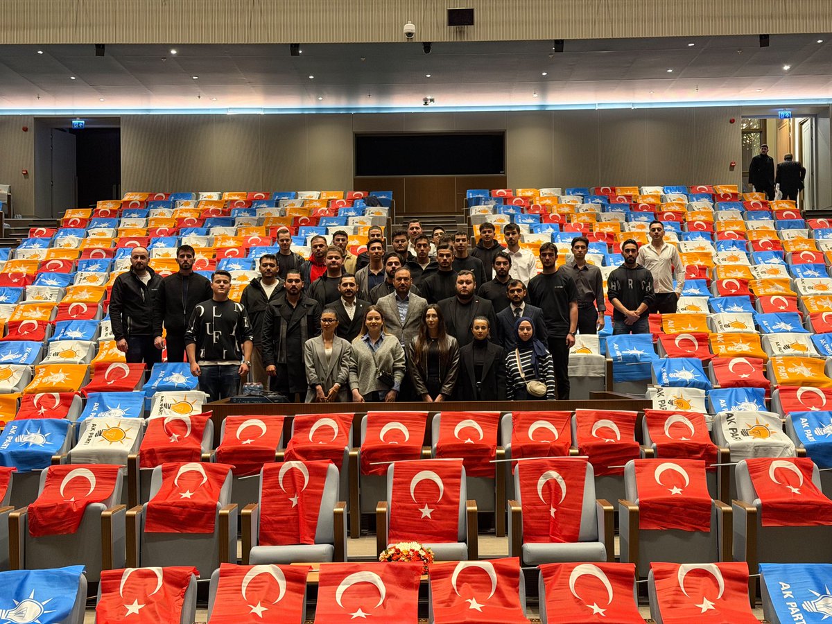 erhansarigol's tweet photo. AK Parti Ankara İl Danışma Meclisi Toplantımız öncesinde hem salon içi hemde salon dışında tüm hazırlıklar tamam inşallah 

@RTErdogan @abuyukgumus @hakanhanozcan https://t.co/Wc1jhWtqfi