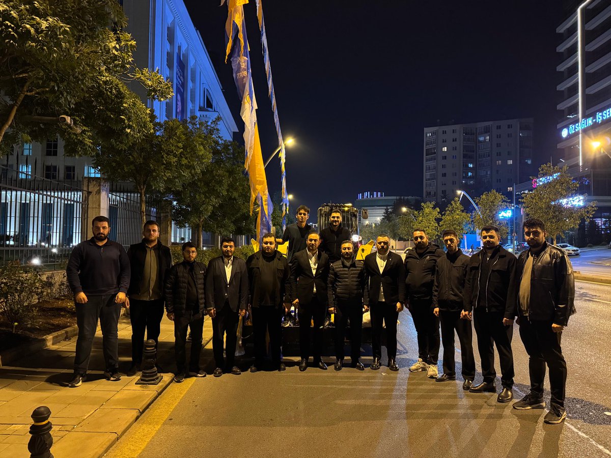 erhansarigol's tweet photo. AK Parti Ankara İl Danışma Meclisi Toplantımız öncesinde hem salon içi hemde salon dışında tüm hazırlıklar tamam inşallah 

@RTErdogan @abuyukgumus @hakanhanozcan https://t.co/Wc1jhWtqfi