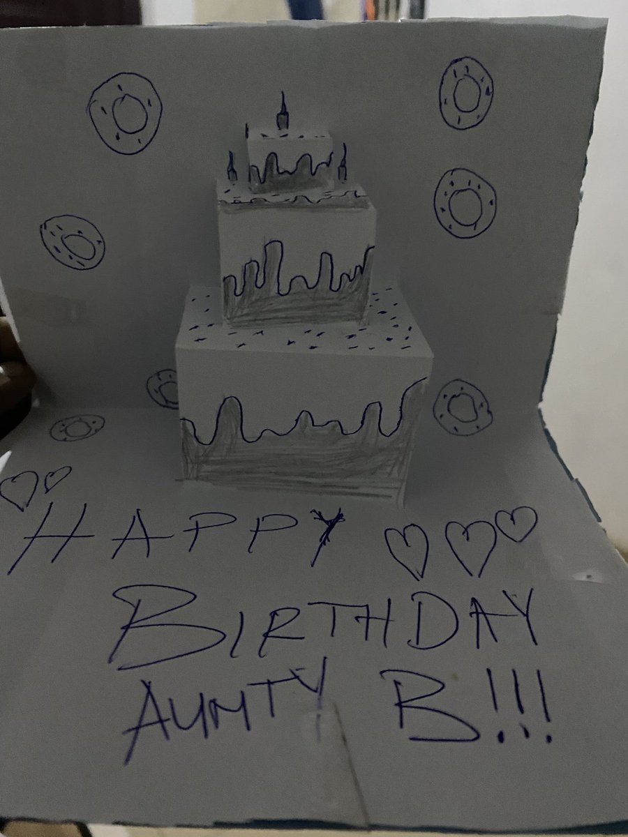 Auritruth's tweet photo. My 12 years old niece really sat down, made me a whole birthday cake with some donuts by the side🥹🥹🤭I love this girl sooooooo much!!!😭 ❤️❤️ https://t.co/ObkU15zici