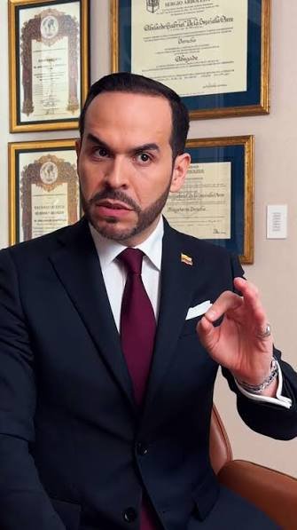 SamV1543906's tweet photo. Cree usted que el pueblo colombiano tiene el valor suficiente para sacar a este sujeto de la presidencia antes de 2030 ? https://t.co/vMfuXsffxt