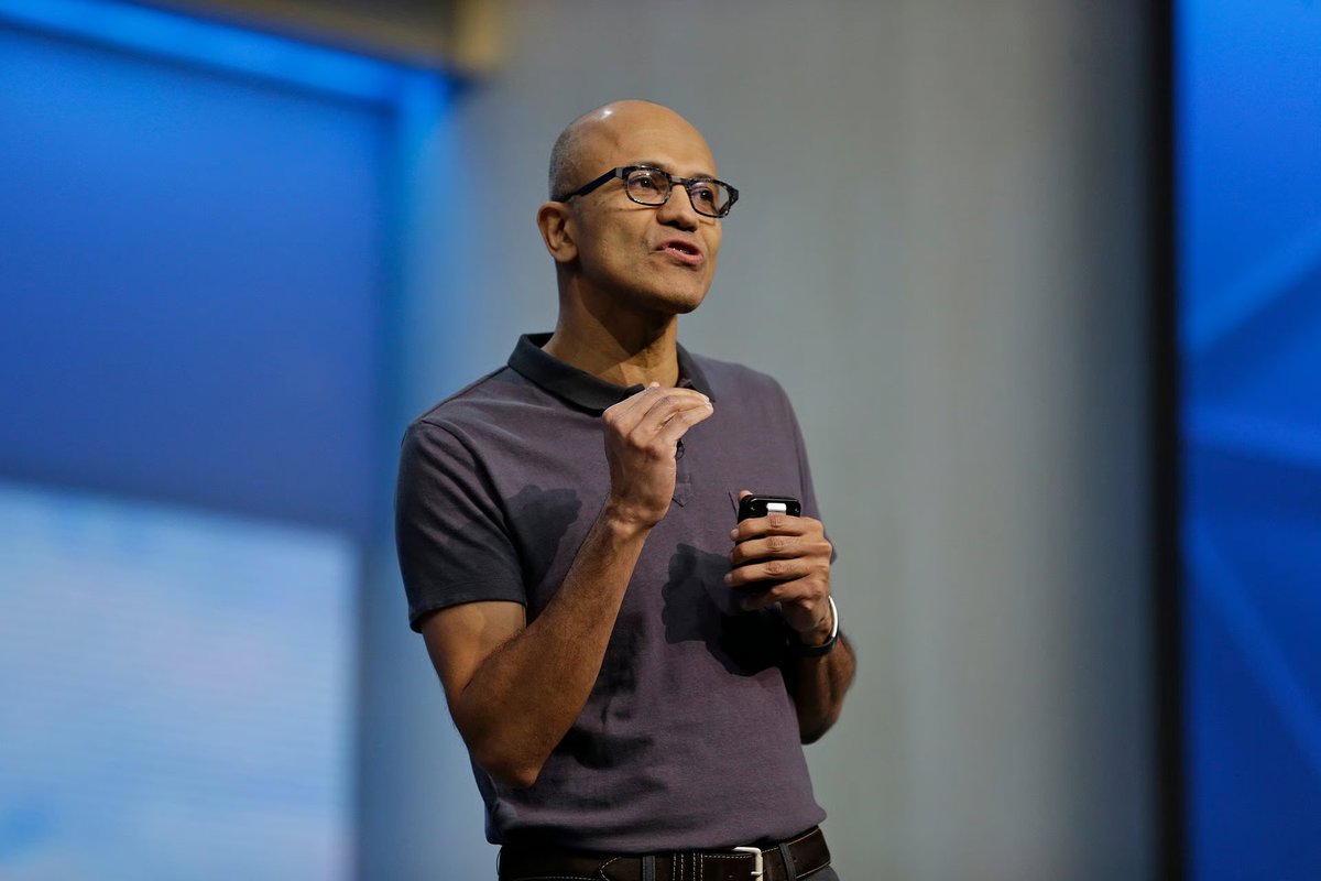 HedixBR's tweet photo. Os EUA suspenderam Microsoft, Adobe e outras empresas de tecnologia de um processo usado para patrocinar o green card de profissionais estrangeiros.

O governo alega fraude e diz que quer incentivar a contratação de americanos.

Você acha que a lista de empresas suspensas ainda vai crescer?
