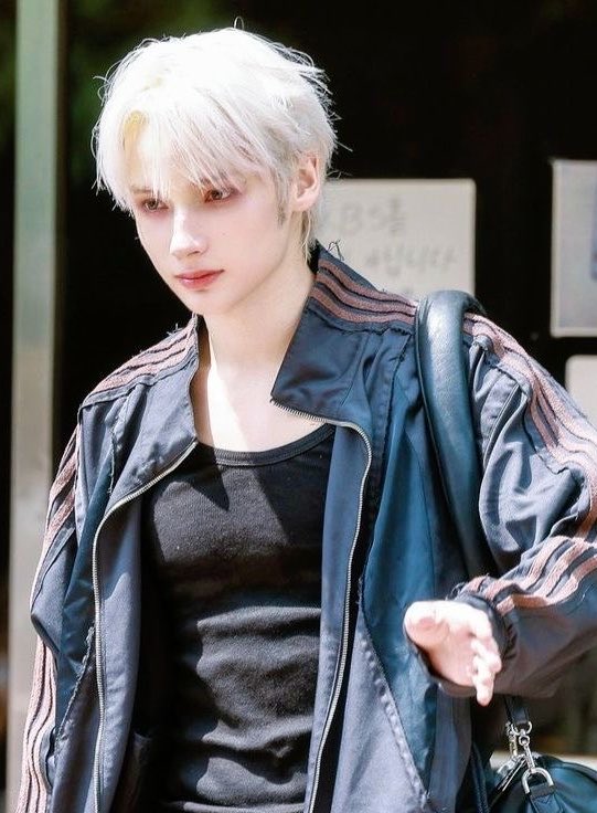 ningdungrie's tweet photo. please be an outfit repeater… https://t.co/aOpoHxq0D5