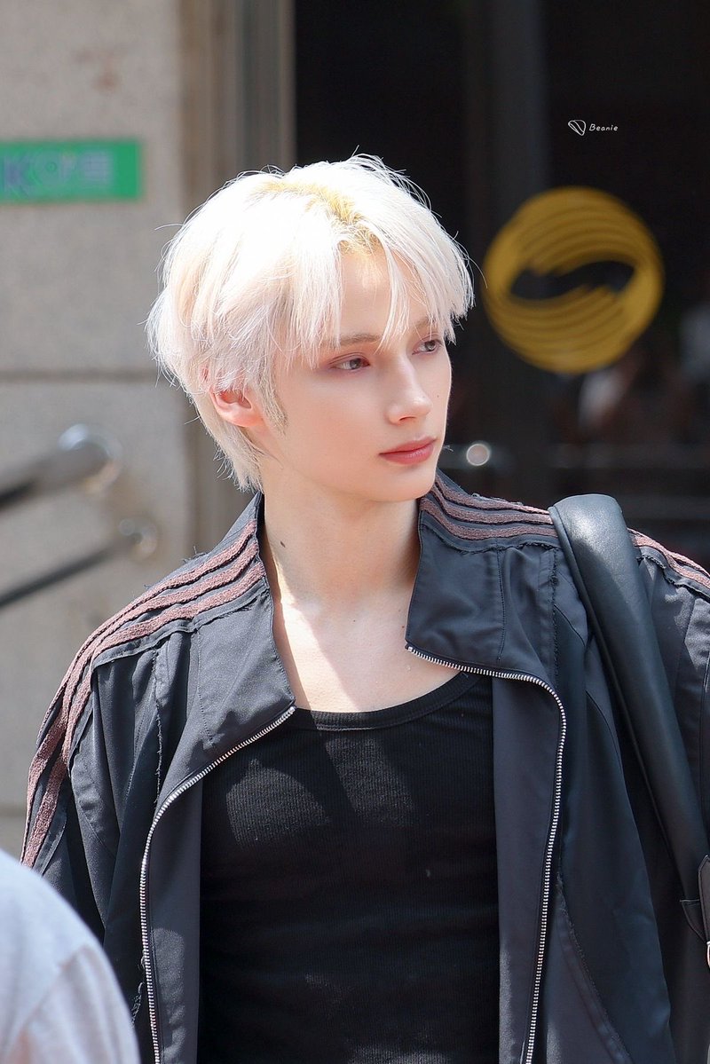 ningdungrie's tweet photo. please be an outfit repeater… https://t.co/aOpoHxq0D5