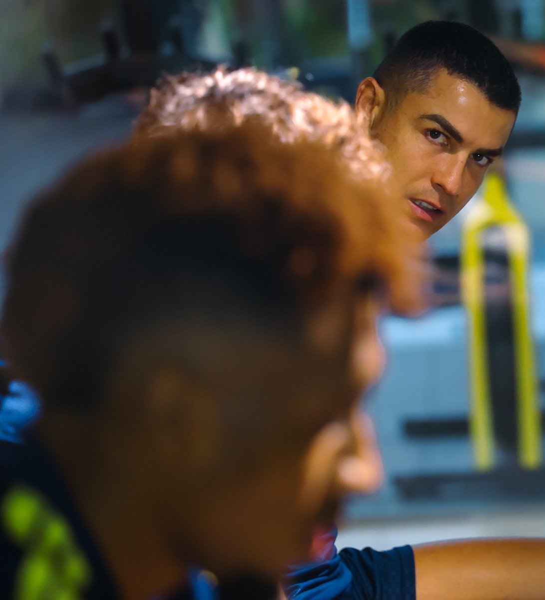 AlNassrFC's tweet photo. غدًا الجمعة .. نلتقـي في الأول بـارك 💛 https://t.co/7xpzX1LehT