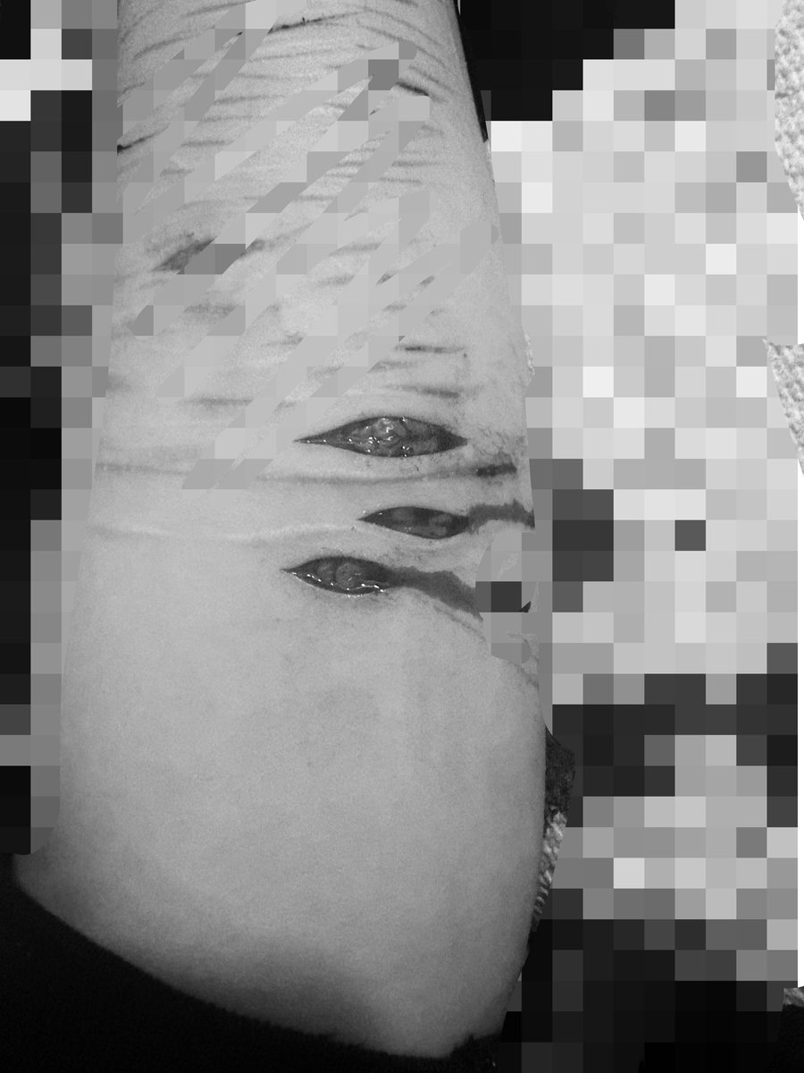 aloixkq's tweet photo. hi ⚠️sfx makeup enhanced with AI NOT REAL⚠️ https://t.co/IAdzPI5yrF