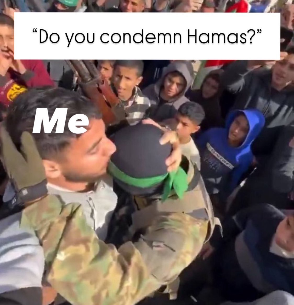 Tiranicoo's tweet photo. Si un estado invadiera mi tierra y la de mi gente, si bombardeara a mi familia y mis amigos, si asesinara niños a sangre fría, si torturara y violara a plena luz del día, yo también me levantaría en armas. https://t.co/trMQ9dLgxM