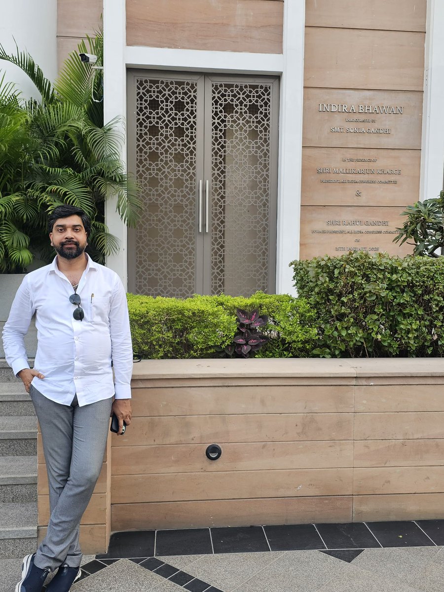 sourabhsahuofc's tweet photo. Visited AICC Headquarter Indira Bhawan during my professional visit to delhi…
#feelinghappy #goodvibes #Congress
@INCIndia https://t.co/0ApXqBBLsg