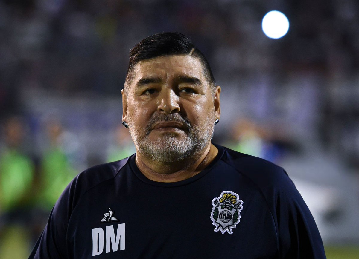 ActuFoot_'s tweet photo. 🚨 JUSQU’À 12 ANS DE PRISON REQUIS CONTRE L’ÉQUIPE MÉDICALE DE DIEGO MARADONA 🇦🇷 ! ⚖️

Des peines de 4 à 12 ans ont été requises contre les sept professionnels de santé jugés pour de potentielles négligences liées à sa mort. 

🗞️ via @lequipe https://t.co/WqH25Pahok