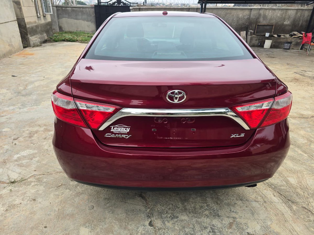 noksonautos's tweet photo. 2017 toyota camry XLE with wireless charger

14M https://t.co/vmQFOb34dy