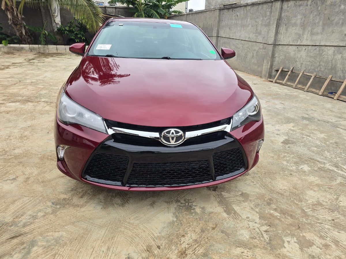 noksonautos's tweet photo. 2017 toyota camry XLE with wireless charger

14M https://t.co/vmQFOb34dy