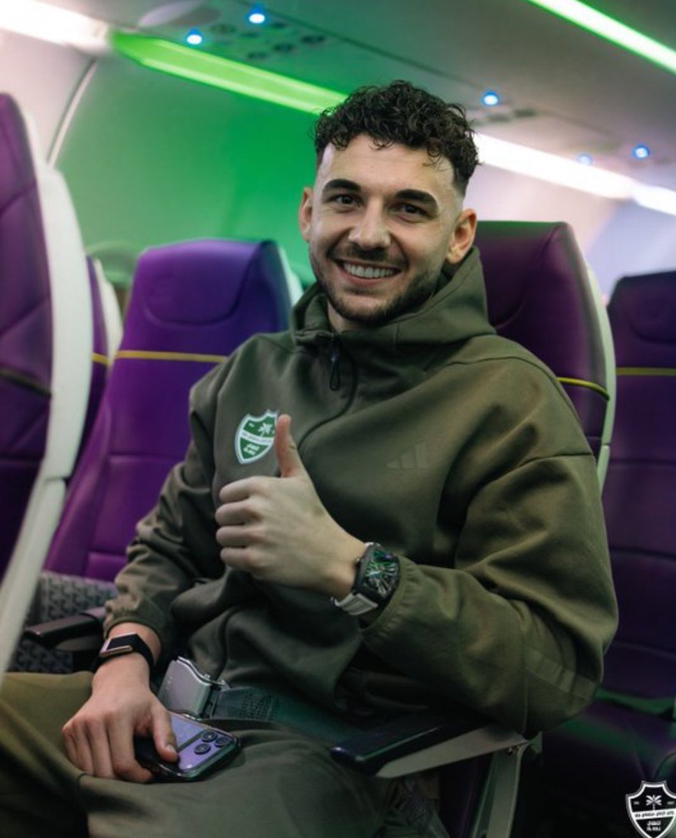 Ayedlegend's tweet photo. محتاج منه مساهمتين اقل شي لازم يرجع يعيش فورمة بداية الموسم و يستمر يتصاعد  في الاداء 

اثق💚 https://t.co/YAQYZZ8v1P