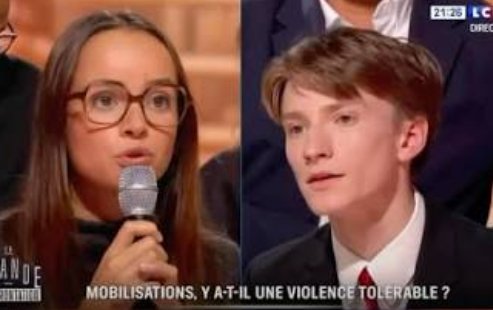 VL_syndicaliste's tweet photo. Louise Moutangon, qui fait le tour des plateaux télés depuis une semaine, est présentée comme une simple "lycéenne".

Elle a été en réalité candidate RN aux municipales de 2026. (Le Parisien) https://t.co/O1osdmGjd8