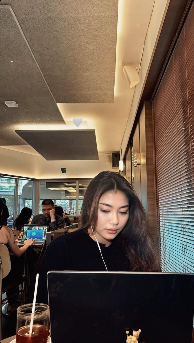 beriassssssssss's tweet photo. jujur, cuma pake filternya ricoh vibe dan flash dari meitu cakep bgt https://t.co/vXaUu2g92N