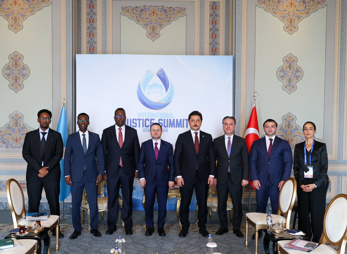 CahitCihadSari's tweet photo. Bakanımız Sayın Akın GÜRLEK’in açılış konuşmasını yaptığı, “Adaletin Geleceği; İnsanlık için Ortak Sorumluluk” temalı “Uluslararası Adalet Zirvesi İstanbul 2026” programında; farklı ülkelerden adalet bakanları, yüksek yargı organlarının başkanları, bakanlığımız bürokratları, uluslararası kuruluşların temsilcileri, akademisyenler, hukukçular ve kurum temsilcileriyle bir araya geldik.

Uluslararası adalet gündeminin önemli başlıklarının ele alındığı zirvede; uluslararası insancıl hukuk, insan hakları, uluslararası tahkim, hukuk mesleklerinin geleceği, yapay zekâ, dijital adalet, siber suçlar, sosyal medya ve sorumluluk, enerji dönüşümü ve adil geçiş, göç ve insan onuru başta olmak üzere birçok konuyu ele aldık.

“Uluslararası Adalet Zirvesi İstanbul 2026” programının, ülkeler ve hukuk sistemleri arasında yeni iş birliklerine, bilgi ve deneyim paylaşımına, uluslararası adalet alanında ortak çözümlerin geliştirilmesine katkı sunmasını temenni ediyorum.