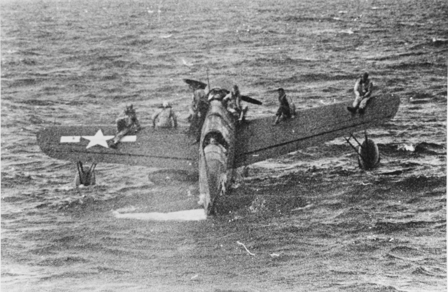 UntoldWarFacts's tweet photo. In 1944, an American pilot landed his tiny two-man floatplane near a Japanese stronghold to rescue downed airmen.

He ended up with nine men aboard.

The plane was so overloaded it couldn't take off. So he used it as a boat, carrying the men across the water toward an American submarine.

This is the incredible story behind this WWII photograph..🧵1/5