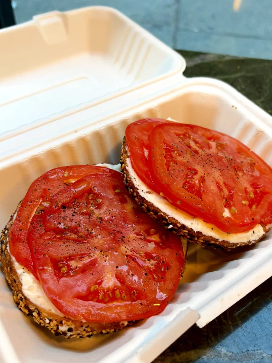 Orchid1o's tweet photo. The bagel itself is dense and chewy, with a crispy bottom. it was absolutely amazing https://t.co/JGBckYO0hG