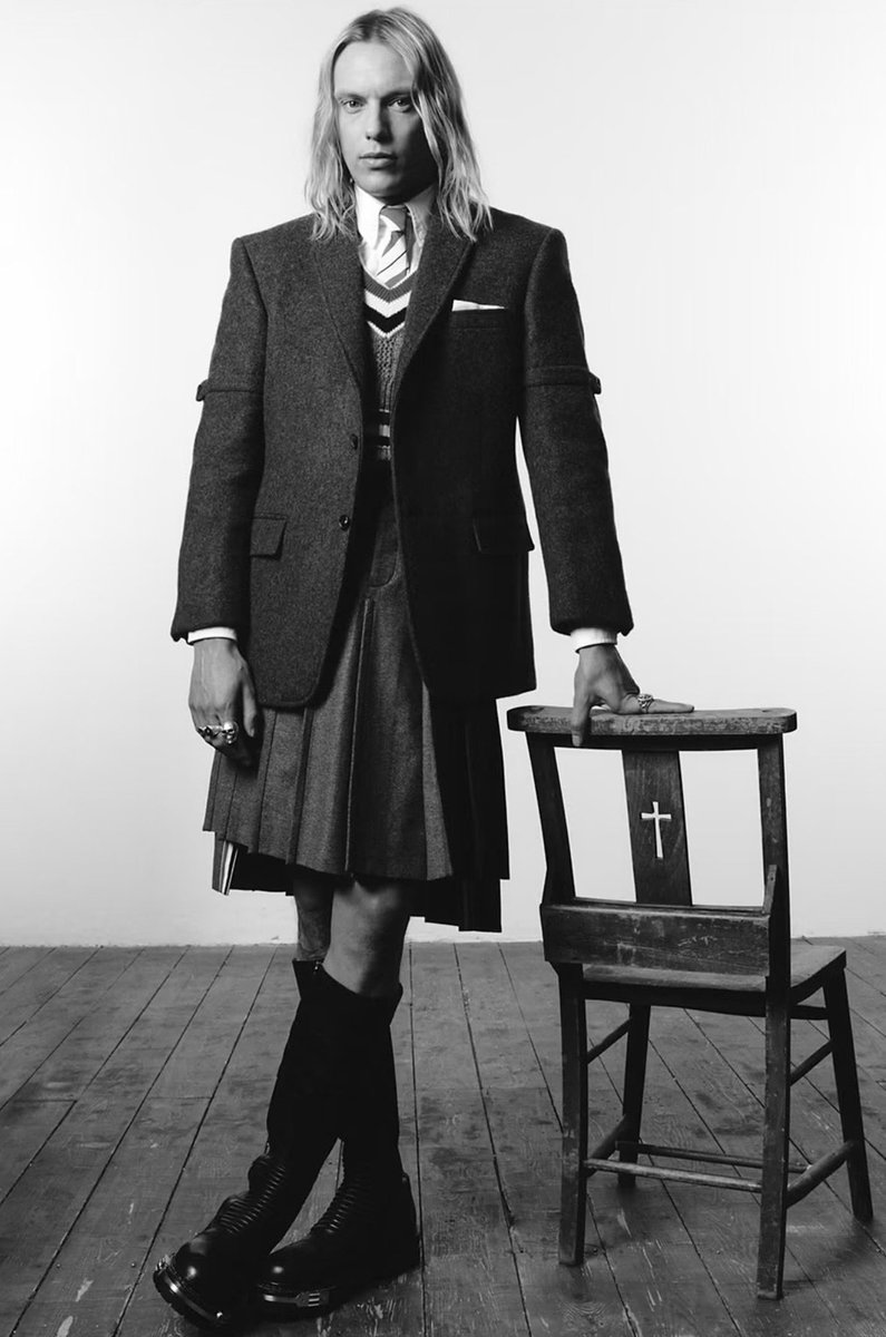 bowerjamiebr's tweet photo. Jamie em novas fotos para a edição de outubro da Glass Magazine. https://t.co/bg06fAkom9