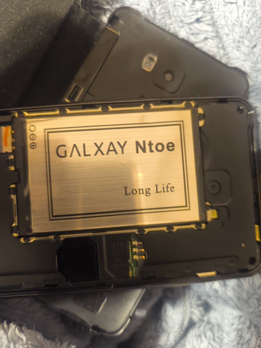 NeuroErm's tweet photo. genuine smasnug galxay ntoe🔥 (sadly doesnt work ehh cant enjoy the glory of galxay ntoe i need to fix it) https://t.co/E50s429a3G