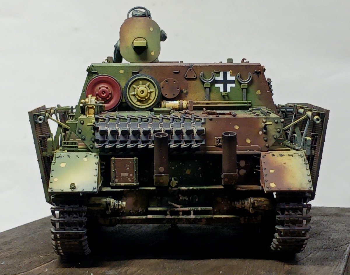 dhhsw958_tk's tweet photo. Ⅳ号駆逐戦車
イベント前日に完成したのでちゃんとした完成報告してませんでした。
トーマシールドの繊細な透け具合は表現出来たと思います。
#タミヤ https://t.co/PGFBTX69Va
