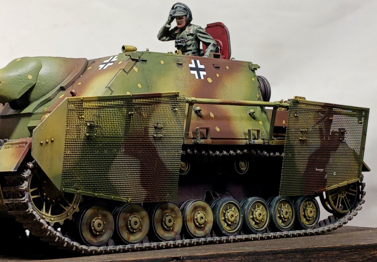 dhhsw958_tk's tweet photo. Ⅳ号駆逐戦車
イベント前日に完成したのでちゃんとした完成報告してませんでした。
トーマシールドの繊細な透け具合は表現出来たと思います。
#タミヤ https://t.co/PGFBTX69Va