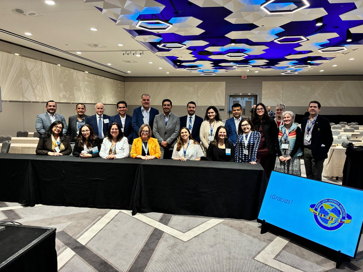 montypal's tweet photo. Awesome to kick off my #SWOGFallMeeting26 with the terrific team at the #SLAI (@SWOG Latin American Initiative). A dedicated group of investigators from π²π½ π¨π± π΅πͺ π¨π΄ πΊπΎ who are making a major impact in accrual across several domains, including #prostatecancer & #kidneycancer. Has been a terrific experience serving as the GU liaison to this group!