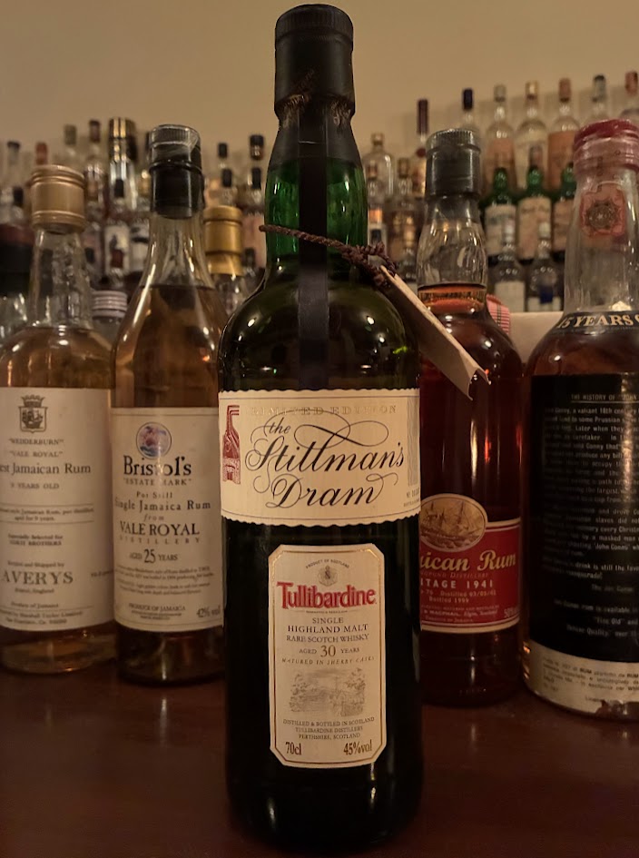 KyotoRum's tweet photo. タリバーディン 30年 Stillman's Dram
京の町もようやく涼しく秋の気配。この季節にふさわしい掌品を開封。加水45度の長期瓶熟で優しく飲めるフルーティーシェリーのハイランドモルト。黄金の60年代蒸溜の奥深く繊細な香味。最高の季節の京都観光の余韻に、最高のウイスキーをお愉しみください。 https://t.co/sz2dUp28VV