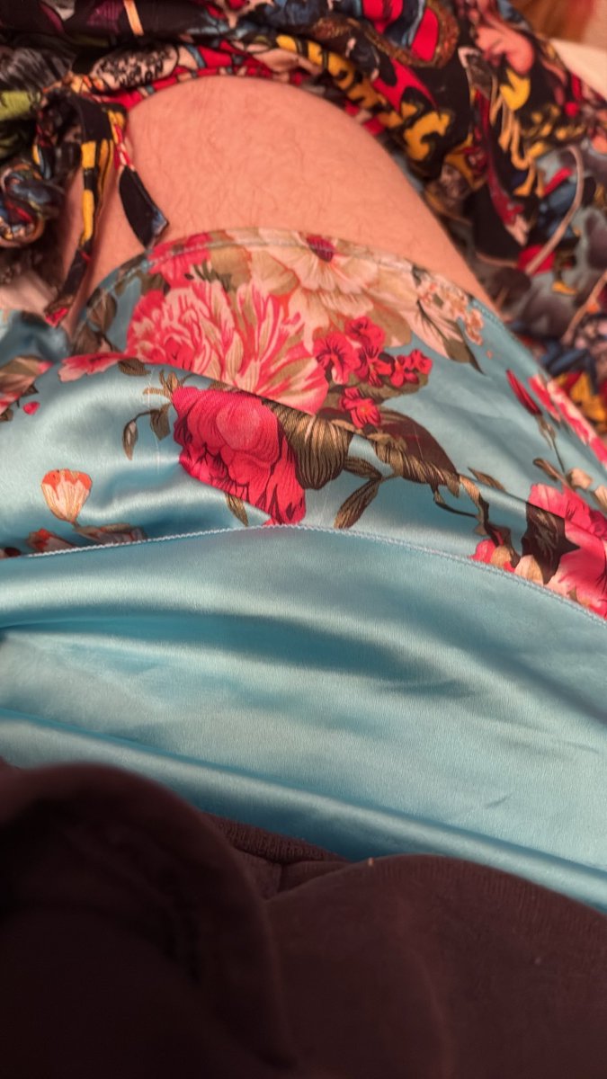 Satinslave58's tweet photo. Gotta love the colder weather. Satin and silk till the spring #satin https://t.co/nLTJHBr4To