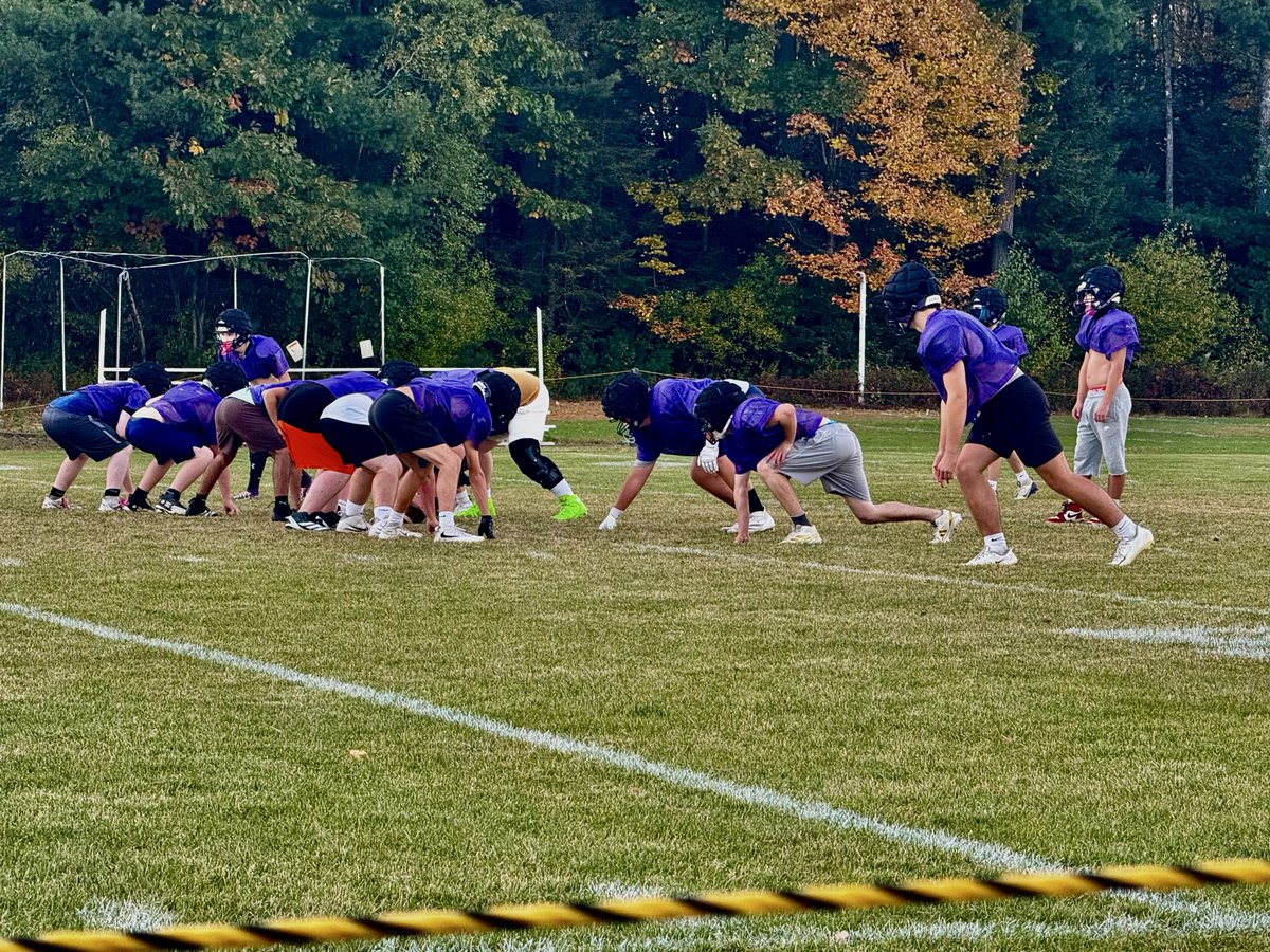 MascomaFootball's tweet photo. Nothing better than this #FAMILY 🏈 https://t.co/4Qb7Xb961Z