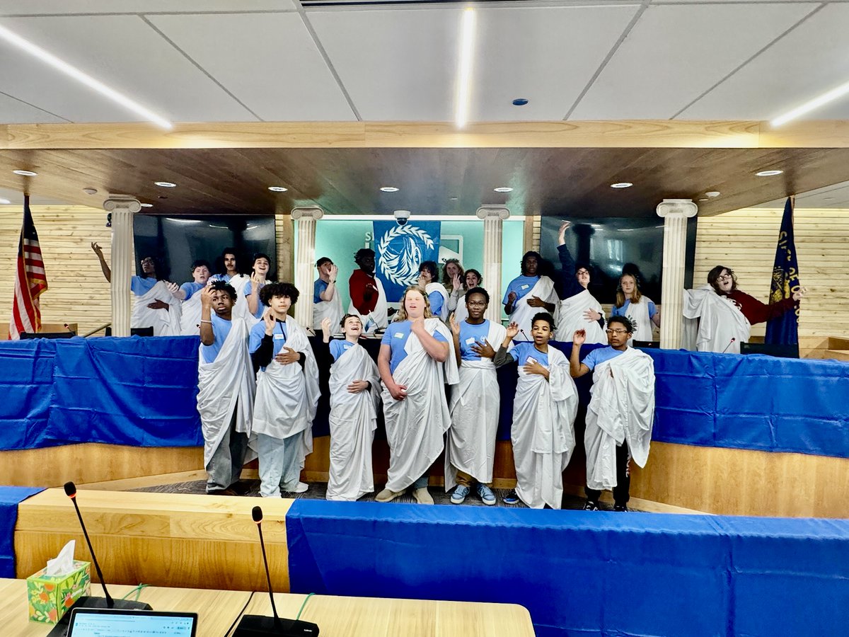 YLprogramDOTorg's tweet photo. YLP hosted our Greek-themed speech and debate camp CURIA this summer in Springfield. Contact us if you would like to schedule a program for your organization! https://t.co/WEWG6QWN1g